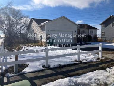 Main picture of 3051 W Gordon Ave