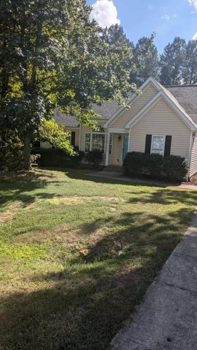 Main picture of 115 Cedarhurst Ln