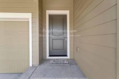 Main picture of 7323 NW 170th Ave
