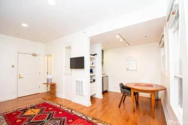 Main picture of 725 Pine St