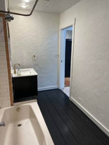 Main picture of 148 Wellington Ave