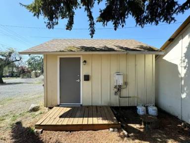 Main picture of 1080 S St