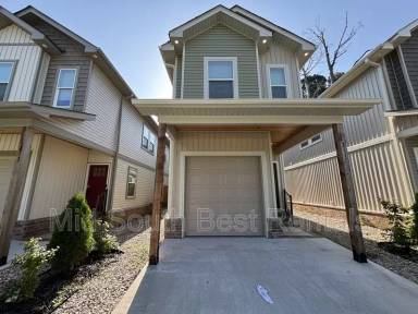 Main picture of 211 N Madison St