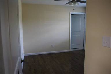 Main picture of 496 Stage Rd