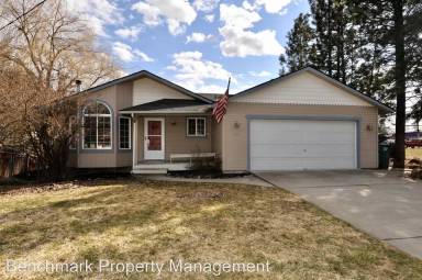 Main picture of 1506 E Haycraft Ave