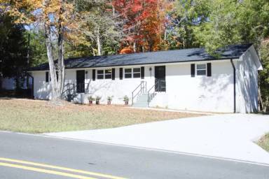 Main picture of 202 W Corbin St
