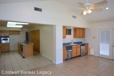 Main picture of 6906 Shoshone Rd NE