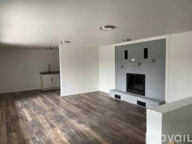 Main picture of 401 Mineral Point Ct