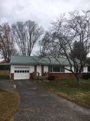 Main picture of 404 Dyer Cir