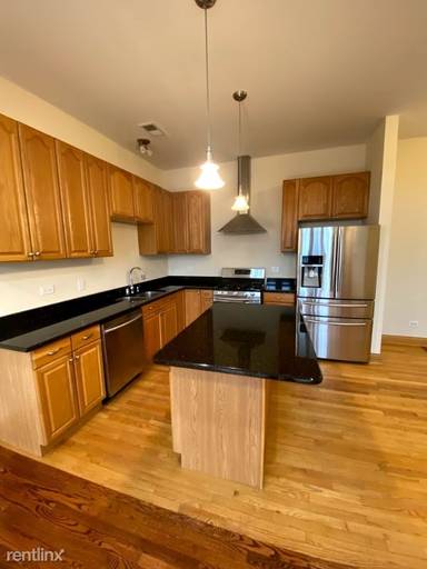 Main picture of 1918 W Cermak Rd