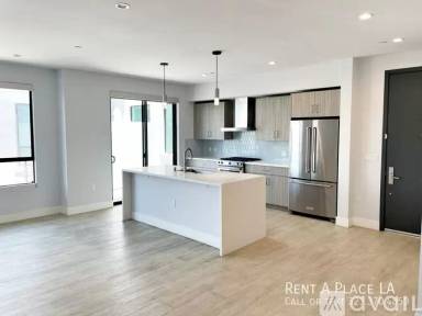 Main picture of 5955 Saturn St