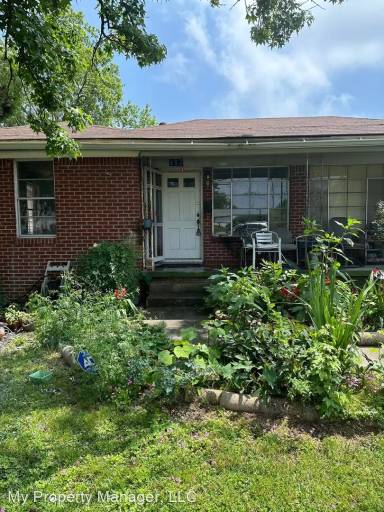 Main picture of 853 Rutherford St