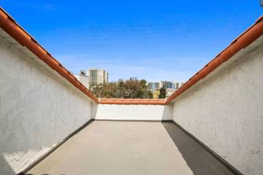 Main picture of 33 Eastwind Street