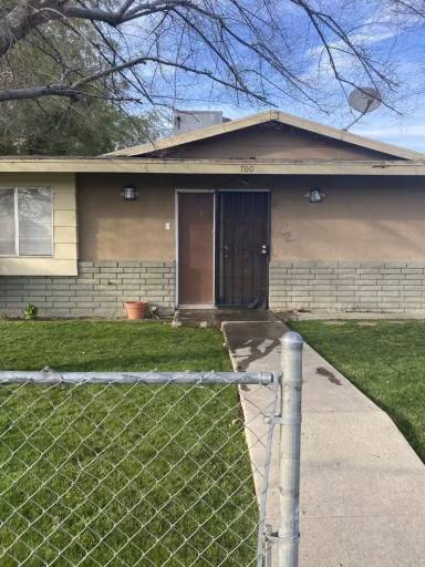 Main picture of 700 Knotts St