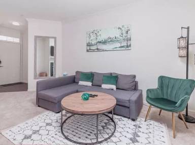 Main picture of 1569 Onyx Dr