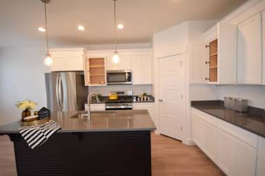 Main picture of 976 W Coral Charm Way