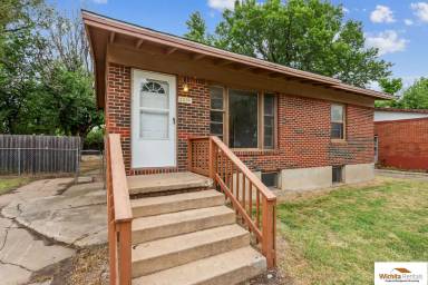Main picture of 2214 S Glenn St