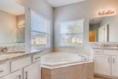 Main picture of 12243 Wetar St