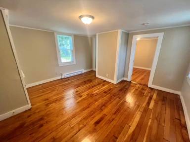 Main picture of 33B S Main St