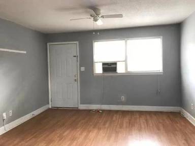 Main picture of 610 W 5th Ave