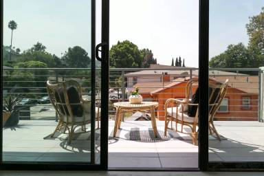 Main picture of 2409 Griffith Park Blvd