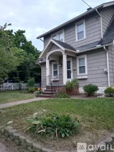 Main picture of 112 Alden St