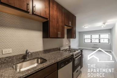 Main picture of 1435 N Dearborn St
