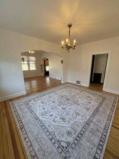 Main picture of 3216 W Main St