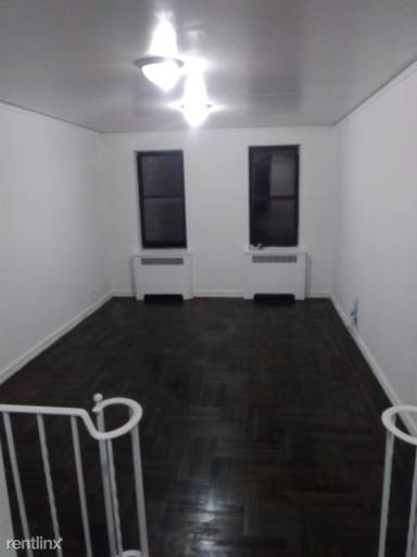 Main picture of 315 W 21st St