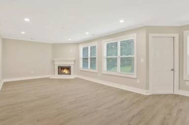 Main picture of 2441 Raven Cir