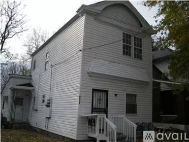 Main picture of 2718 W Market St