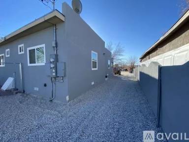 Main picture of 1916 Edith Blvd SE