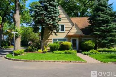 Main picture of 742 Stirling Dr
