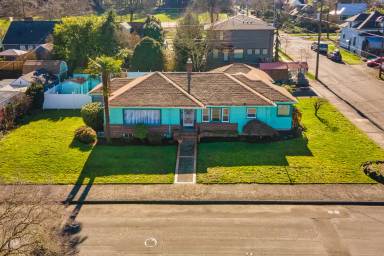 Main picture of 1910 NE Cramer St