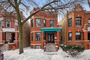 Main picture of 2642 N Sacramento Ave