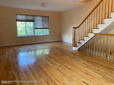 Main picture of 82 Ambassador Ln