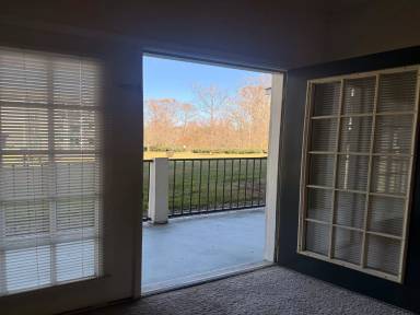Main picture of 700 Vista Lake Dr