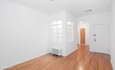Main picture of 209 E 88th St
