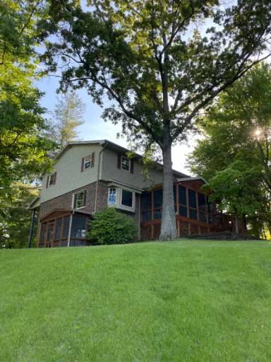 Main picture of 10449 Hillside Rd