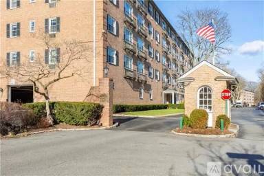 Main picture of 10 Cottage Pl