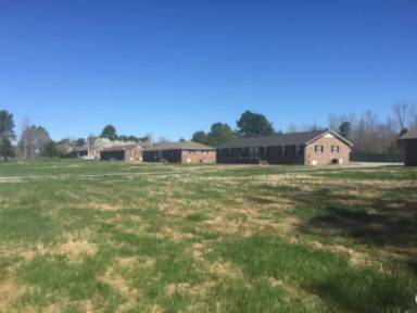 Main picture of 208 Parker Rd