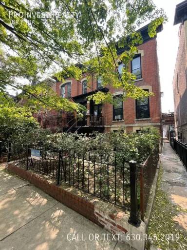 Main picture of 2112 N Bissell St