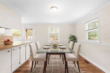 Main picture of 3811 Greenleaf St