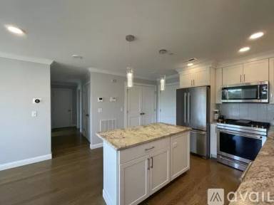 Main picture of 1400 Centre St