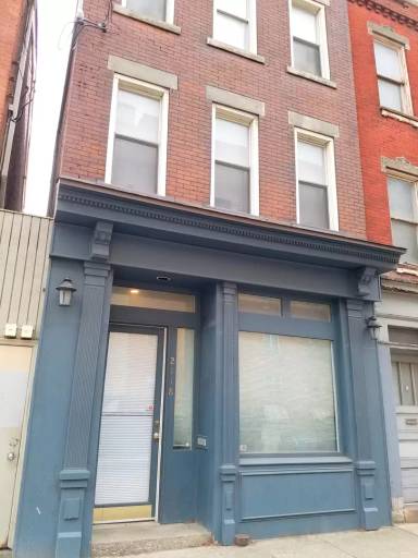 Main picture of 2118 E Carson St