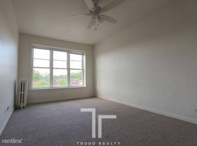 Main picture of 3957 W Irving Park Rd