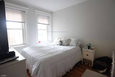 Main picture of 1637 Commonwealth Ave