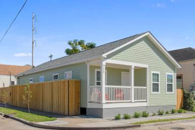 Main picture of 2239 Saint Andrew St