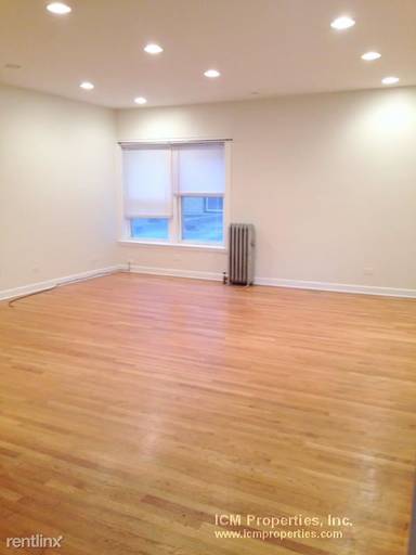 Main picture of 3910-28 N Pine Grove Ave
