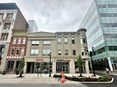 Main picture of 818 W Hamilton St